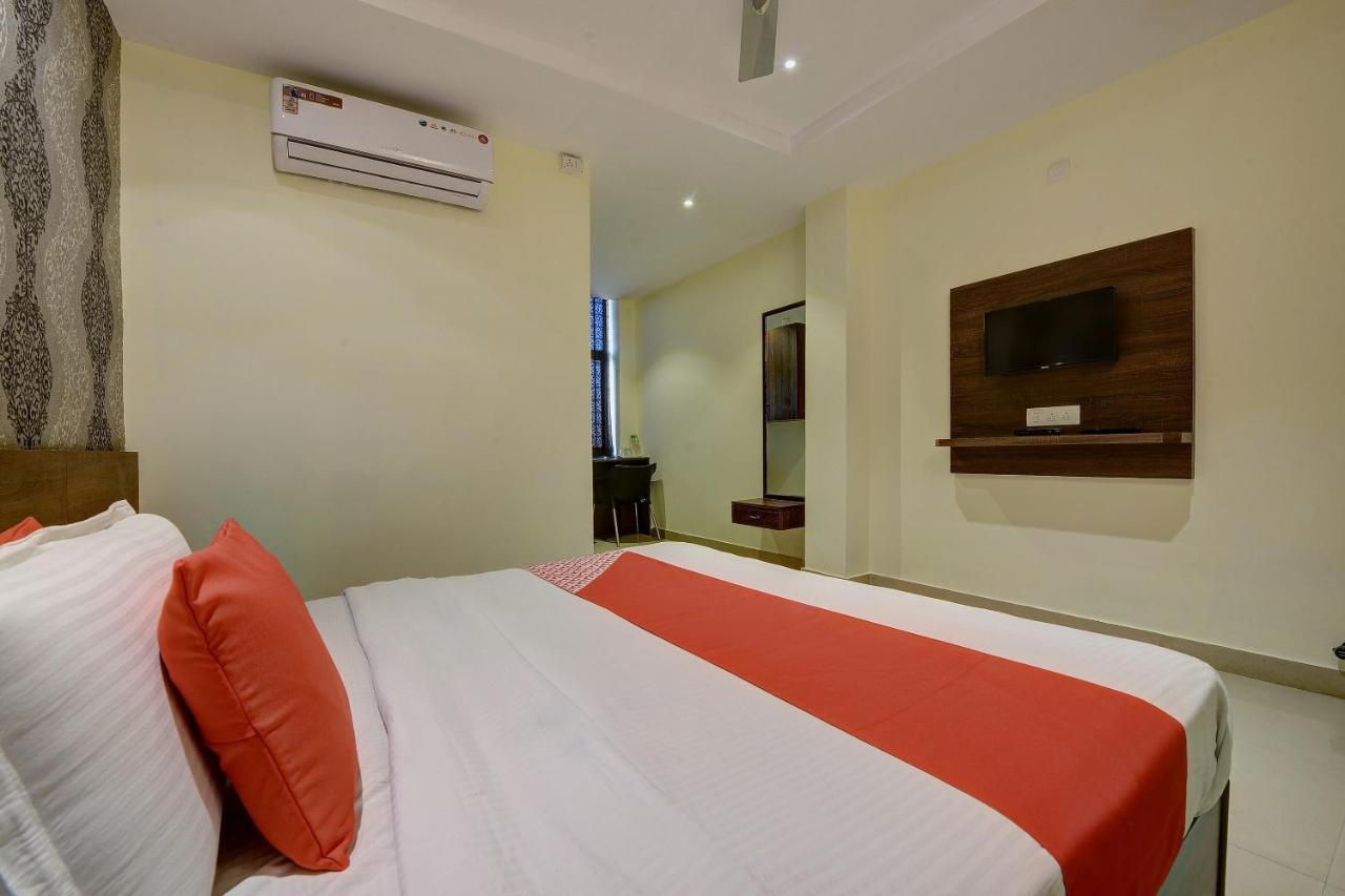 Capital O Hotel Samanvi International Belur  Zewnętrze zdjęcie