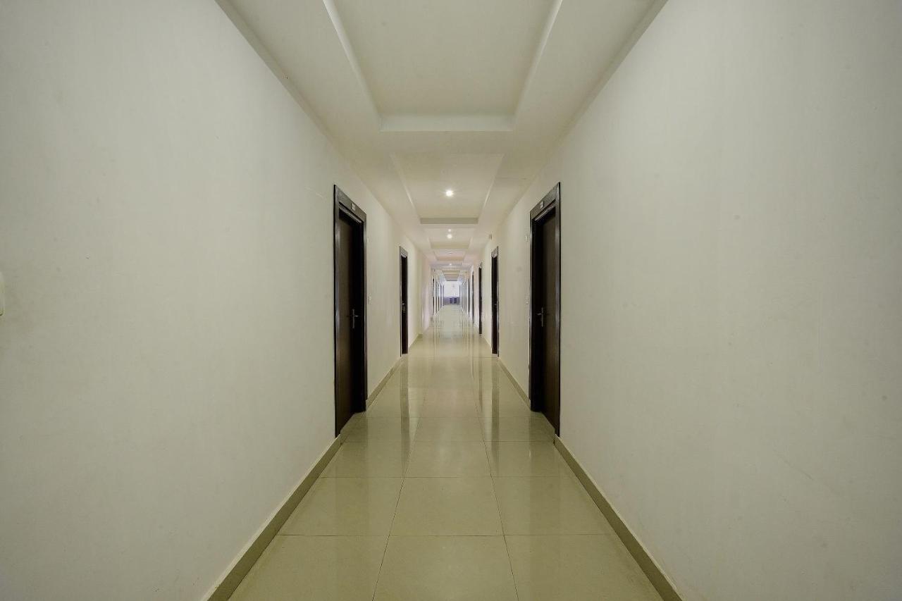 Capital O Hotel Samanvi International Belur  Zewnętrze zdjęcie