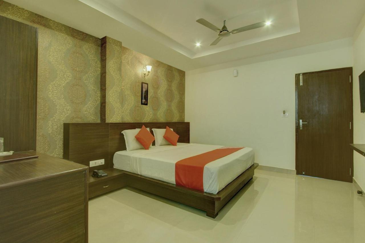 Capital O Hotel Samanvi International Belur  Zewnętrze zdjęcie