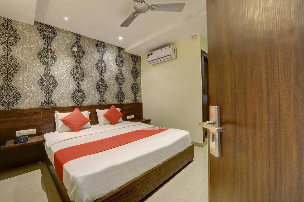 Capital O Hotel Samanvi International Belur  Zewnętrze zdjęcie