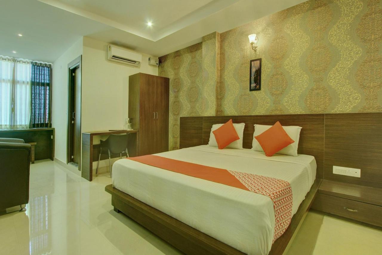 Capital O Hotel Samanvi International Belur  Zewnętrze zdjęcie