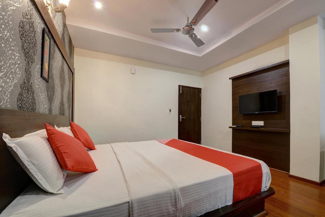 Capital O Hotel Samanvi International Belur  Zewnętrze zdjęcie