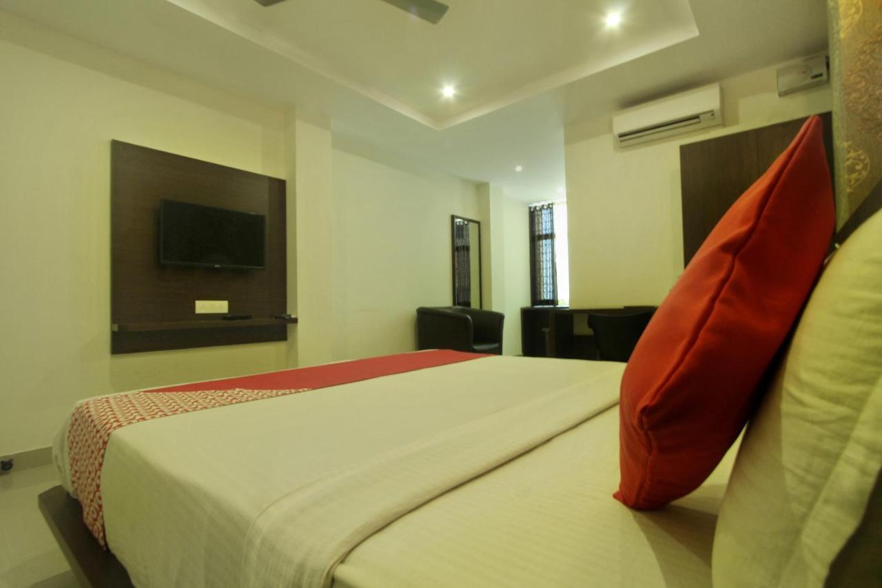 Capital O Hotel Samanvi International Belur  Zewnętrze zdjęcie