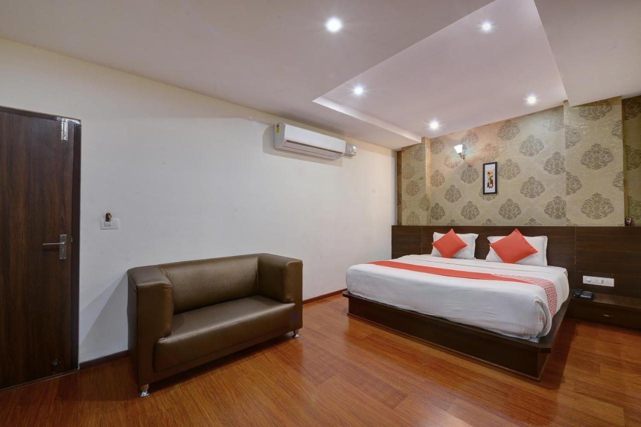 Capital O Hotel Samanvi International Belur  Zewnętrze zdjęcie