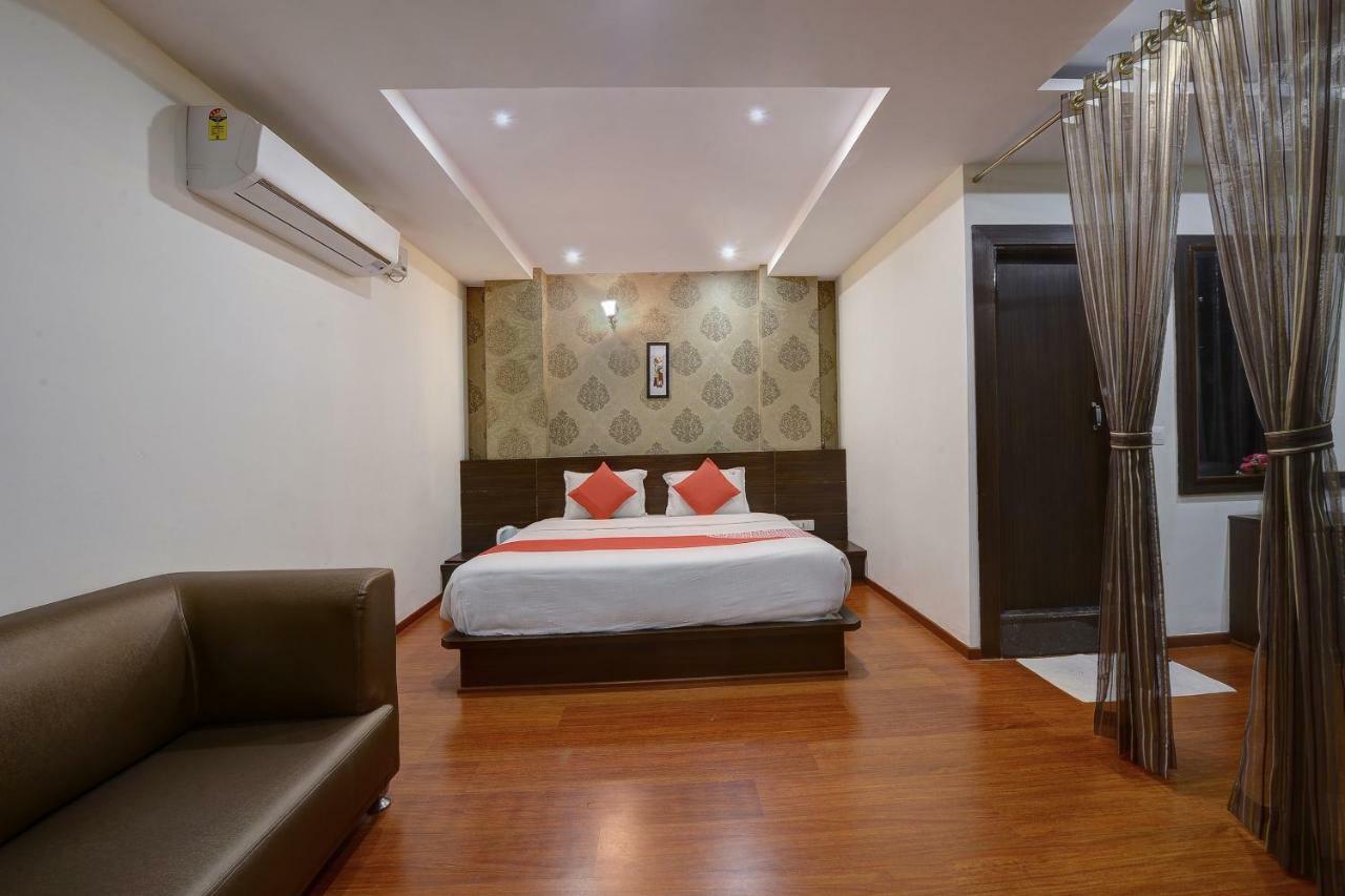 Capital O Hotel Samanvi International Belur  Zewnętrze zdjęcie