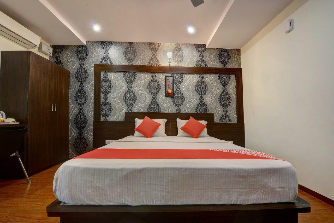 Capital O Hotel Samanvi International Belur  Zewnętrze zdjęcie